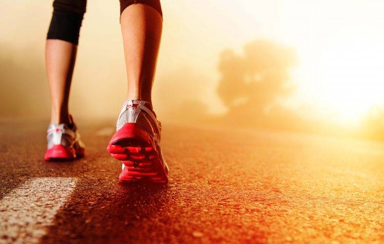 Run-sports-legs-depth_of_field-sneakers-road-748x477